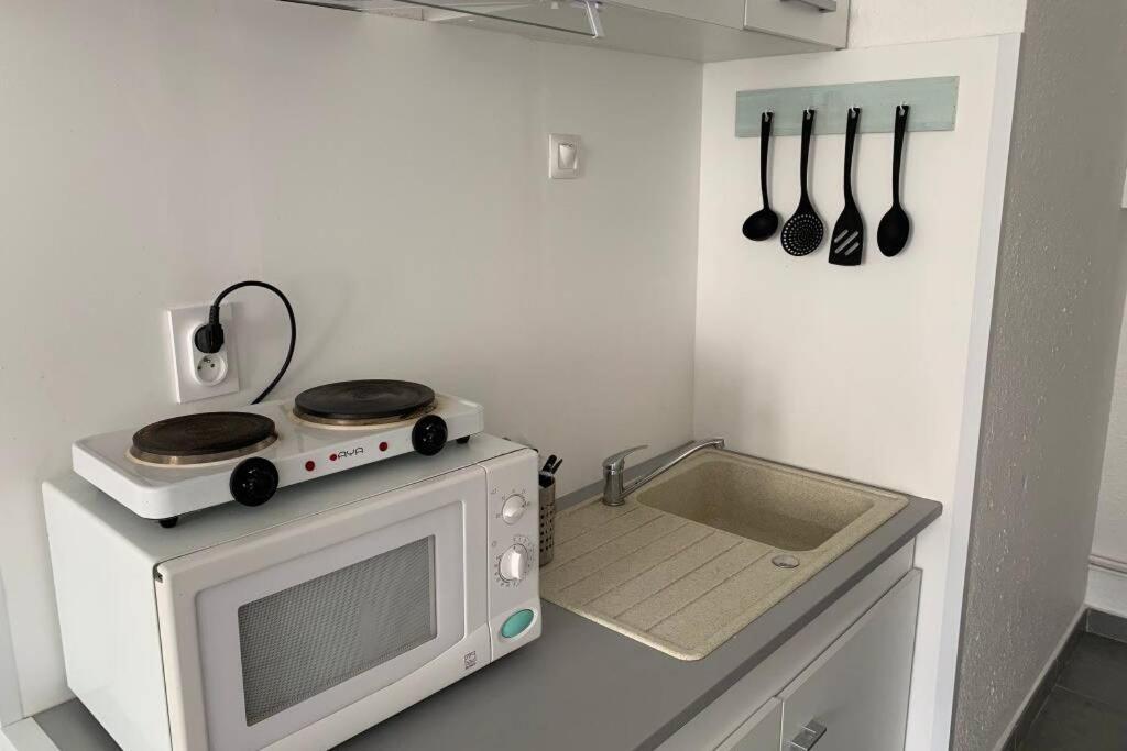 Studio Meuble Verdun - 3Eme Etage, Verdun Luaran gambar